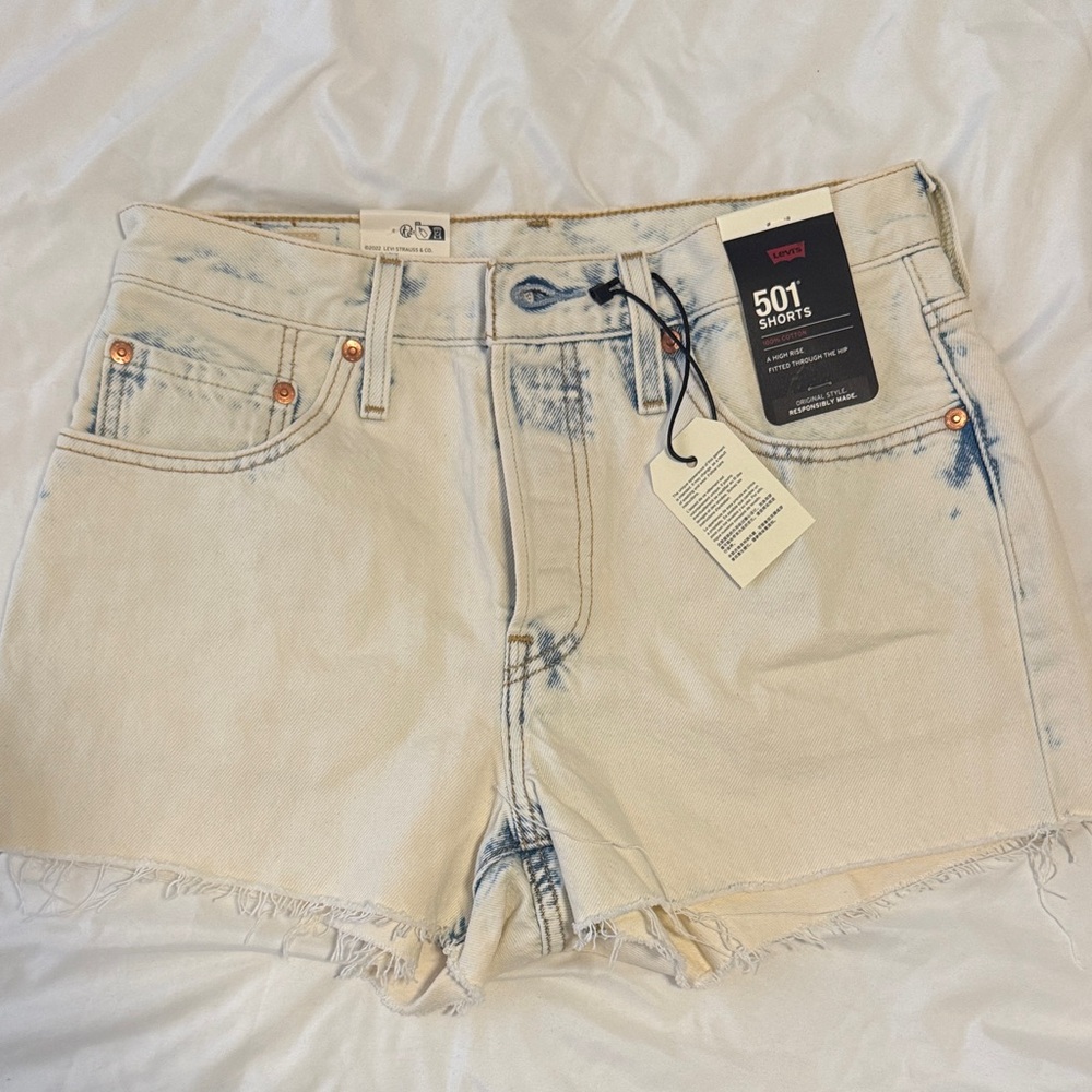 Levi's Women's Light Cream 501 Jean Shorts